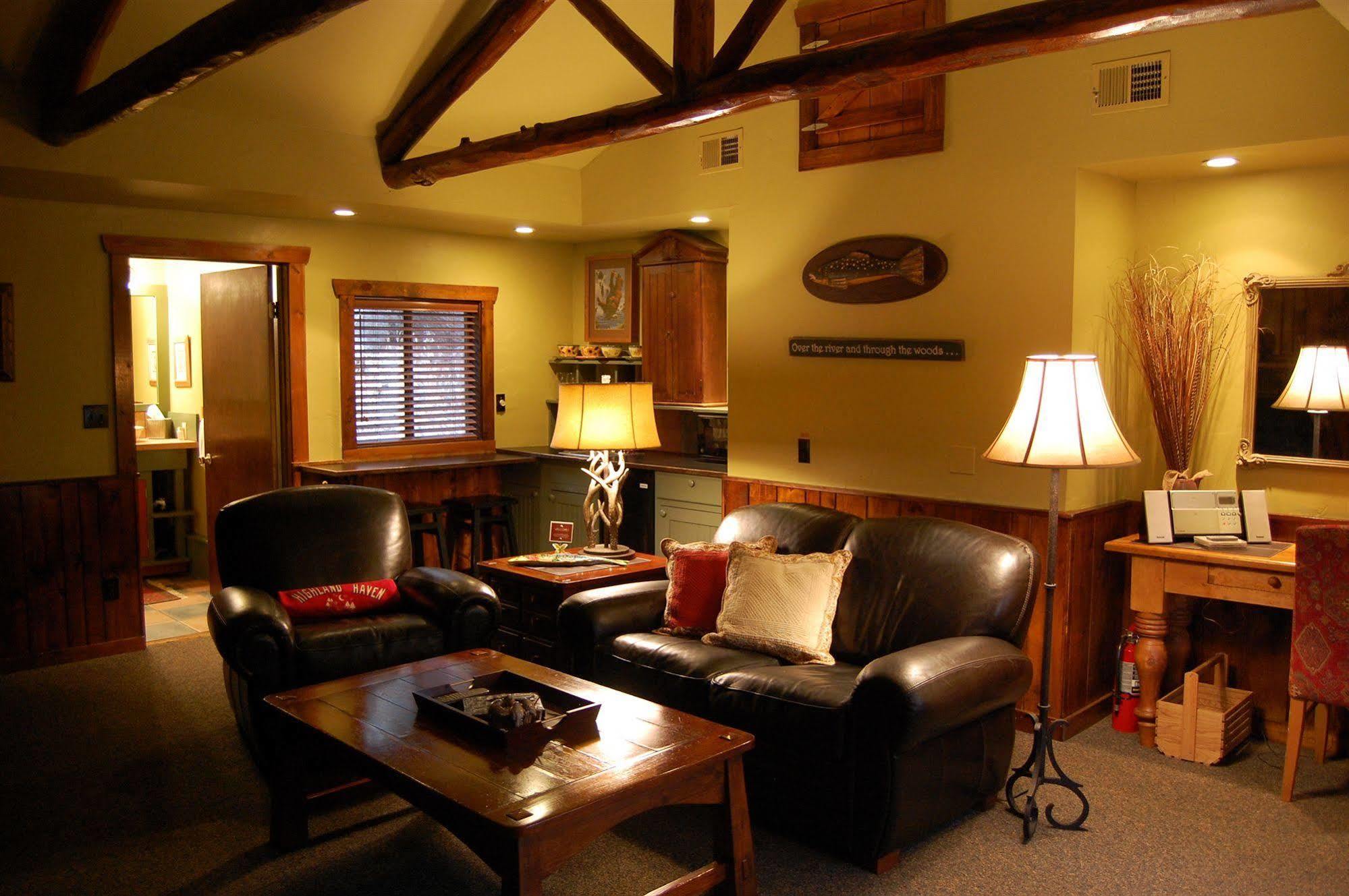 Highland Haven Creekside Inn إيفيرغرين المظهر الخارجي الصورة