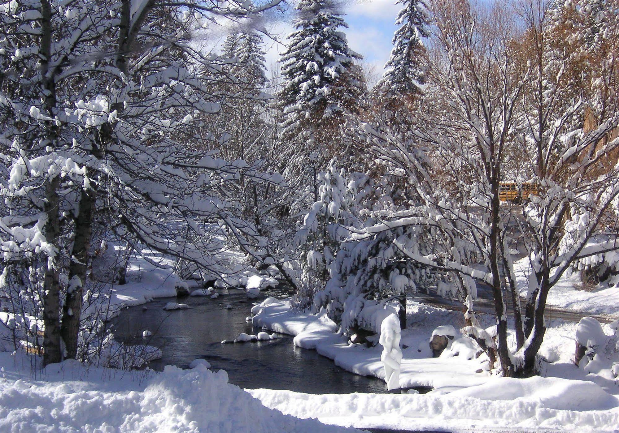Highland Haven Creekside Inn إيفيرغرين المظهر الخارجي الصورة